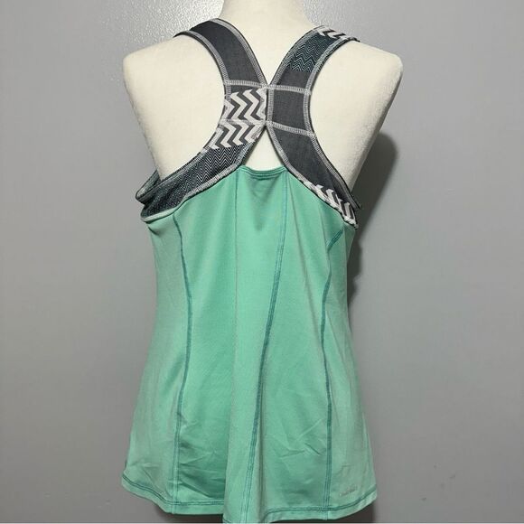 Reebok Playdri multi color active top with built in bra size XL - Picture 4 of 9